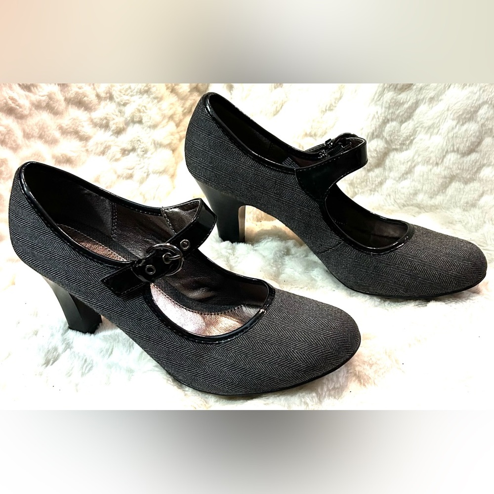 Solesensability  Gray Houndstooth Mary Jane pumps women’s size 9.5M